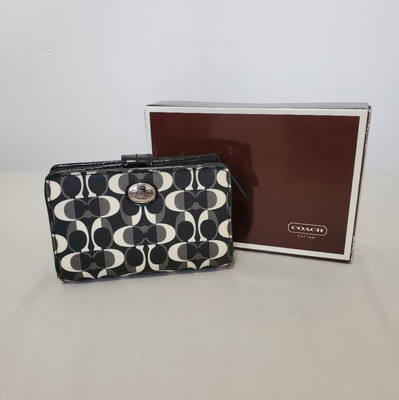 Coach Handbags - Coach Authentic Signature Canvas Leather Wallet